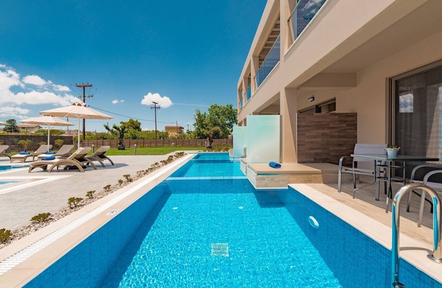 Mystique Luxury Suites & Maisonettes