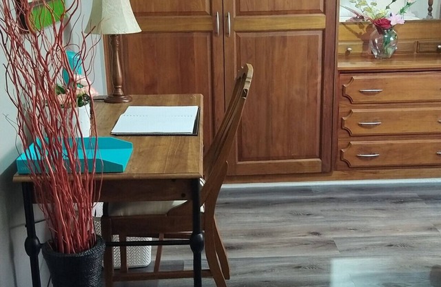 n"Clove House" is homey & convenient location.