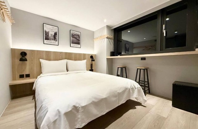N2 Hotel