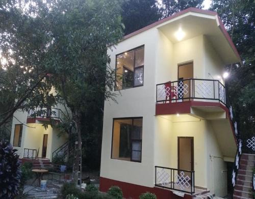 Nalgarh Retreat - JUNGLE RESORT by StayApart