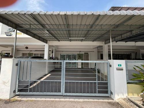 Nameera Stay Bandar Universiti Seri Iskandar
