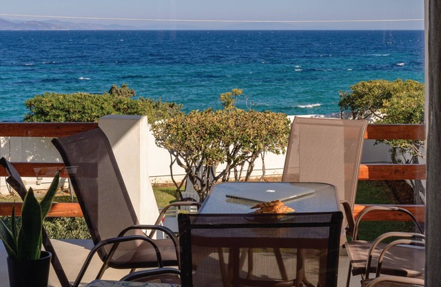 Nami Villa Beach Front Airport by Airstay