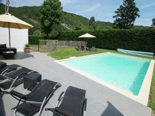 Namur Mansion by the Meus
