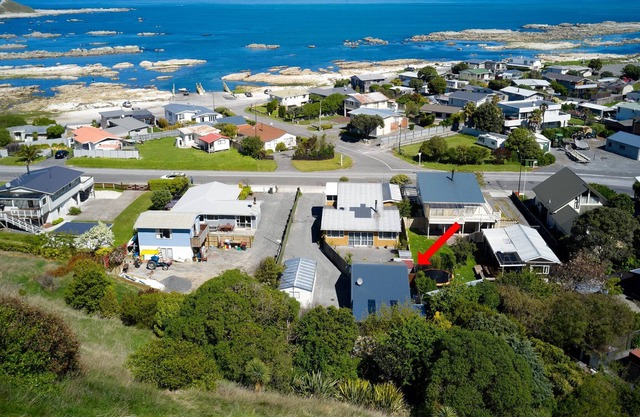 NAN'S BACH - KAIK?URA HOLIDAY HOME, family friendly in Kaikoura