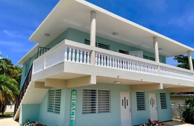 El Blue Beach Apartment de Nana es elegante, acogedor y está a solo unos minutos de la playa.