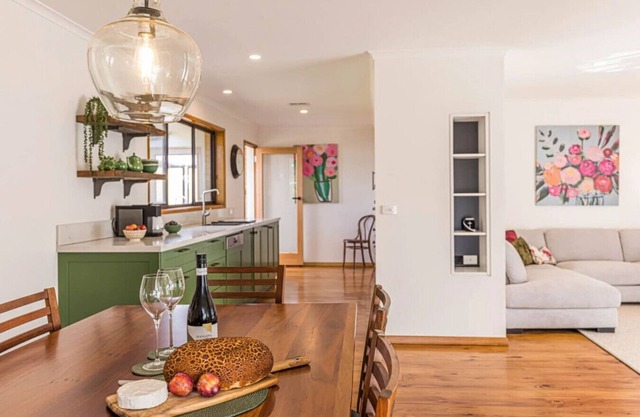Nancy’s of Trentham | Stylish 3BR Walk to Town