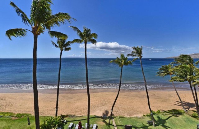 Nani Kai Hale 605 · NKH 605 Remodeled BeachFront w Pool AC Sandy