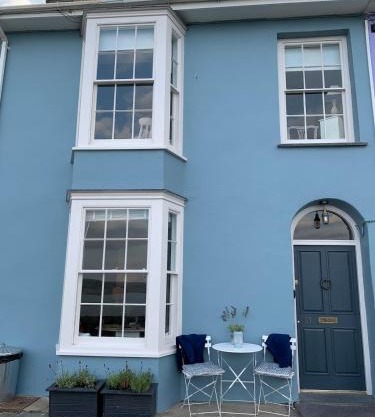 Nant Llys - Spectacularly placed with sea views