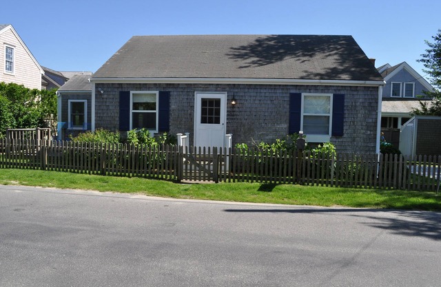 Nantucket Cottage Chic fuera del acantilado Rd