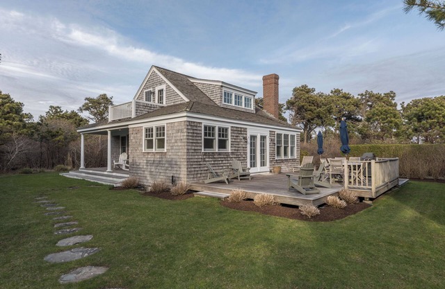 Nantucket getaway minutes to Surfside beaches