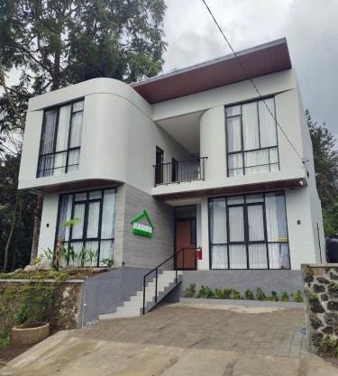 Naomi Villa Tawangmangu