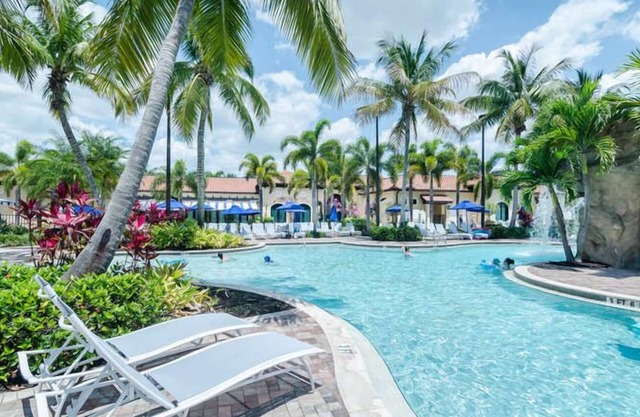 NAPLES BAY RESORT I-205 - Condominio costero en Downtown Resort Complex