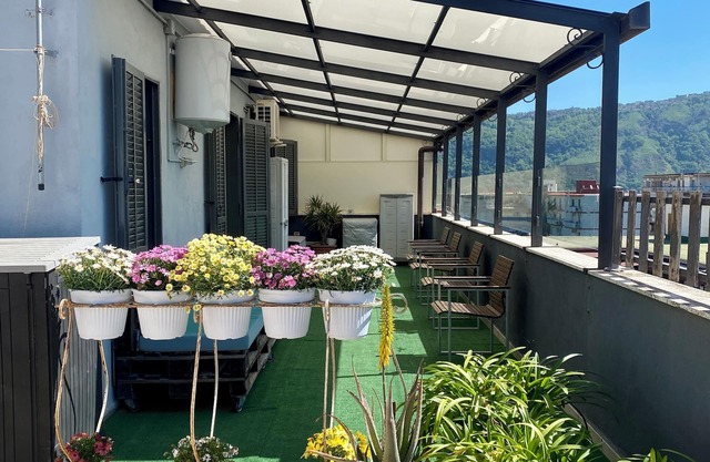 Naples panoramic apartment 20 min. from city center