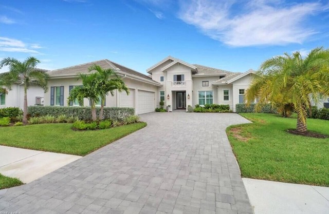 Naples Reserve | 2 bedrooms | 2 office spaces with pull-out couches | 3 bathrooms