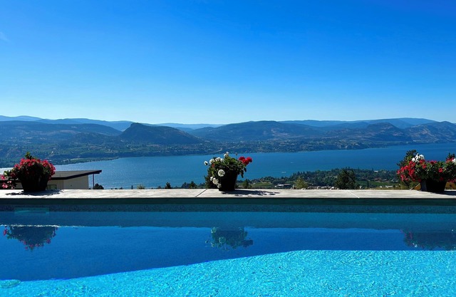 Naramata Dreaming: Wine Country Deck Suite w/ Heated Pool & Trail Access