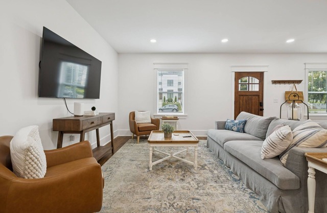Nash Urban Oasis w/Rooftop & Modern Amenities!