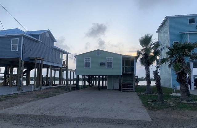 La cabaña del pescador natural en Matagorda TX en el río Colorado