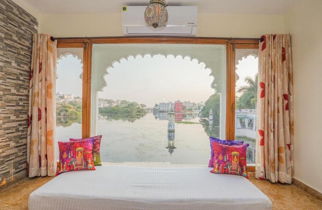 Natural Lake View Hotel