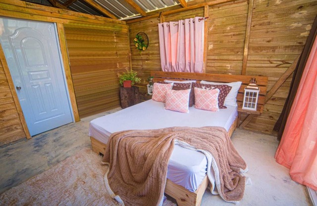 "Refugio Natural con Jacuzzi Privado y Vistas Increíbles en Vista al Valle, Maim