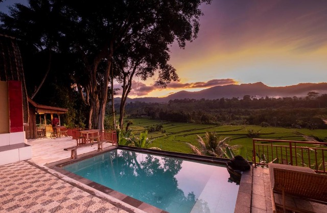 Natural View Sidemen Villas & Cottages
