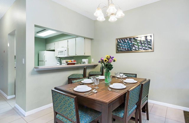 Nature Escape! 2 Family-friendly Units with Full Kitchens! Pool, Playground!