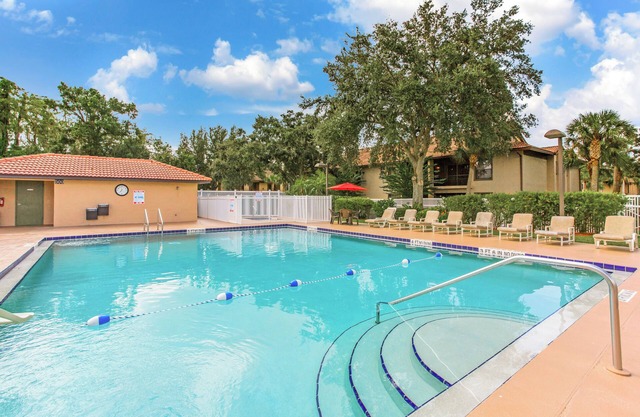 Nature Escape! Pool, Parking, Near Ridgewood Lakes Golf & Country Club