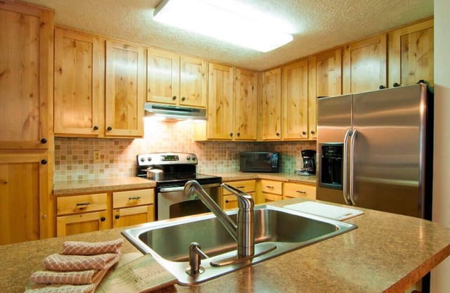 62 Tennis Village: condominio de 2 dormitorios / 2 baños en Sunriver, para 8 personas