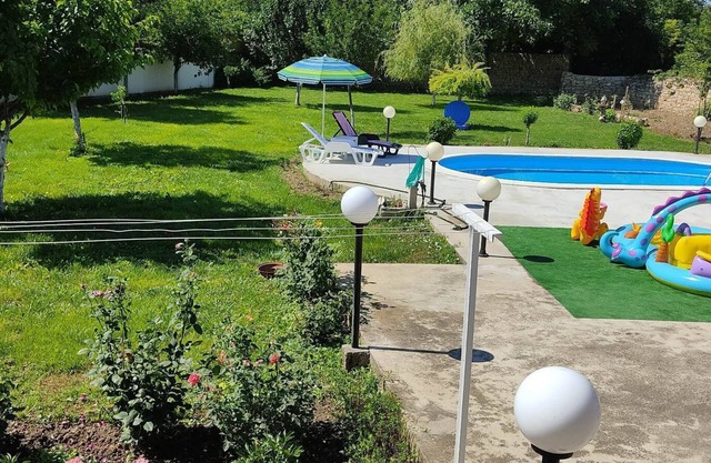 Nature House Bulgaria 1 min from the lake , 15 mins from River