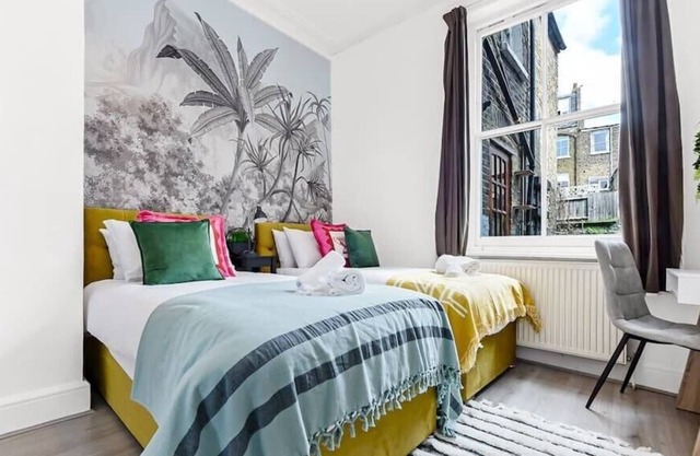 Nature in the City: 2BR Flat with Outdoor- OLD