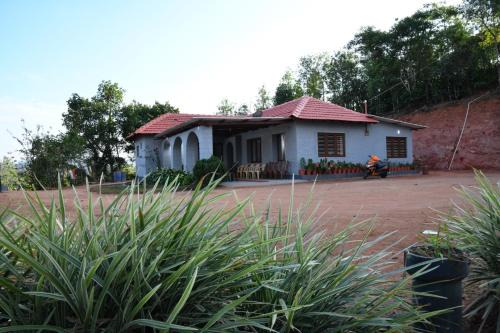 Nature INN Homestay - Hill Top Mountain View & River Access