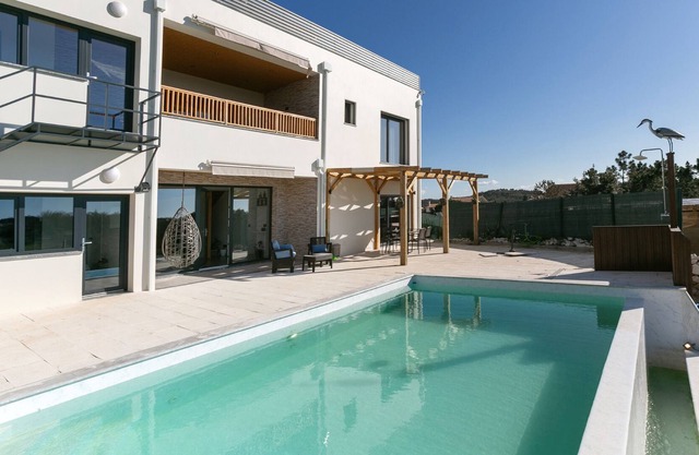 Nature & Pool Villa - Countryside Getaway