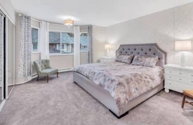 Nature retreat: beach and ski. Luxury large Master bedroom w/ private en-suite.