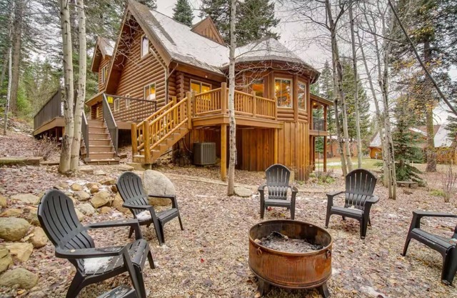 Nature's Delight, Family-Friendly Cabin w/ Private