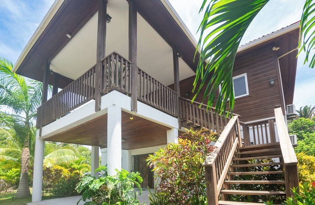 Nature / Spotless Villa / 4 Bdrms / West End