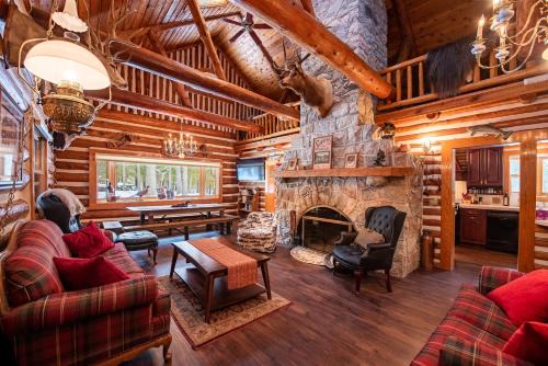 Natures Beauty at Forks River 1BDR with Loft Lodge 8895