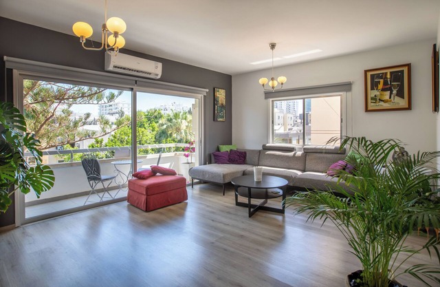 Neapolis Residence, Chic 2-bedroom apartment near beach, WiFi & AC in all rooms