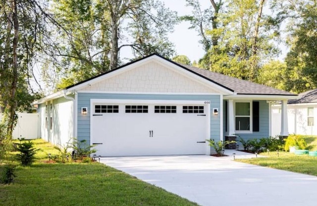 Near Airport & Beach Fully Fenced House
