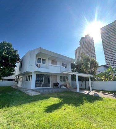 Near Airport 2nd room for 2,8K & 3rd for 1,8K & 4th only 300B INBOX!