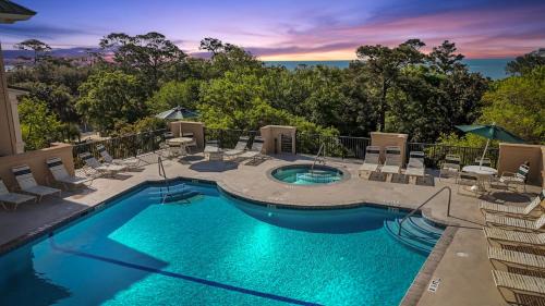 Near Beach & Coligny Plaza, Pool, Hot Tub, Patio