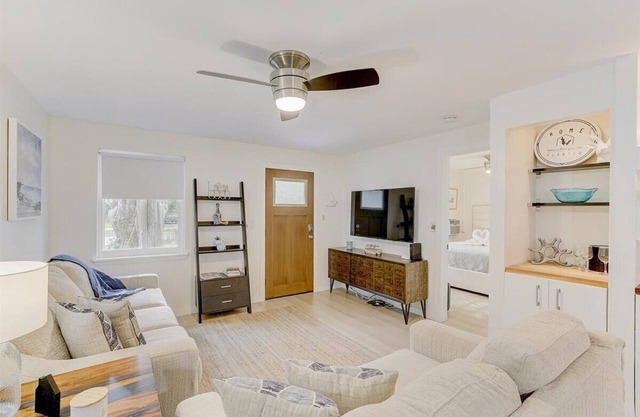 ✬Near Beaches✬Laurel Park✬Full Kitchen✬FastWifi