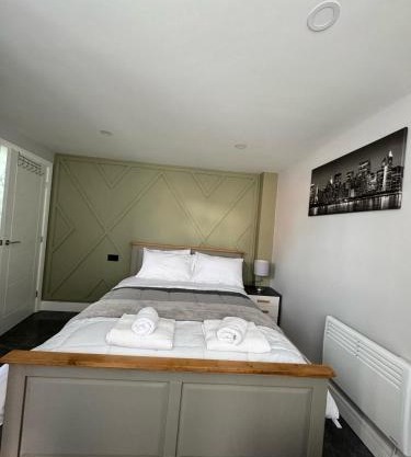 Near Birmingham - Stylish Flat - Free Parking