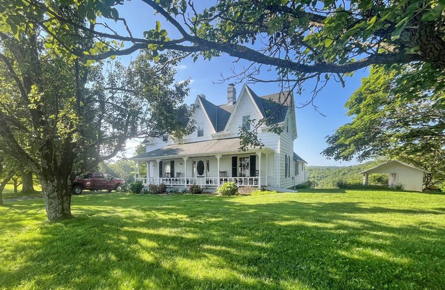Near Blue Ridge Parkway: Galax Home w/ Mtn Views!