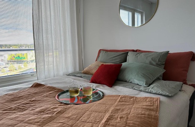 Near center w/smart-TV, tram stop and gym visit