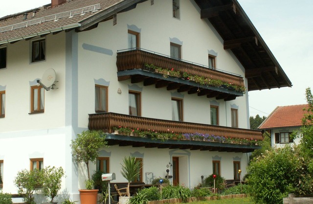 Near Chiemsee: Family-friendly vacation on the **** farm, 2 bedrooms.