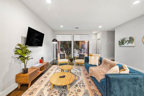 Near Downtown Midtown Pets Wifi Tvs Games