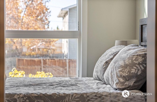 Executive Suite in Inglewood » 2BR » AC » King Bed