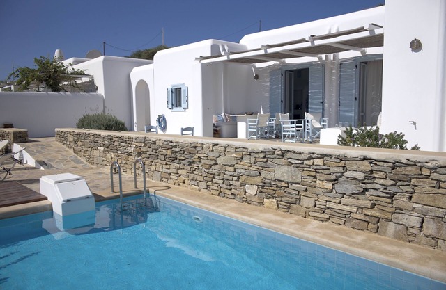 Cerca de Golden Beach - villa con piscina privada y vistas panorámicas del mar Egeo