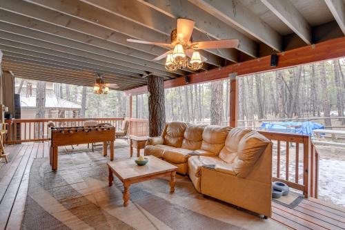 Near Hiking and Golfing Munds Park Cabin with Deck!