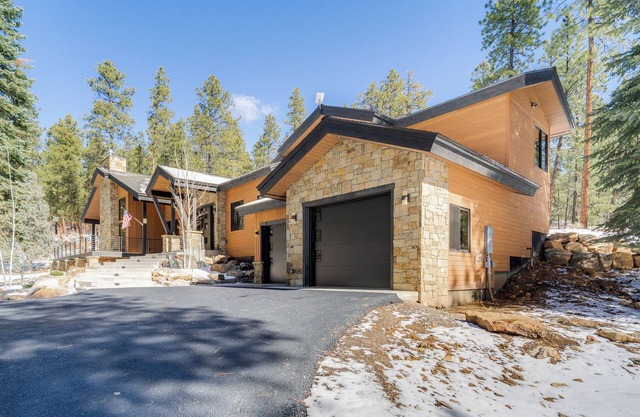 Near Hiking: Luxury Getaway w/ Deck in Durango!