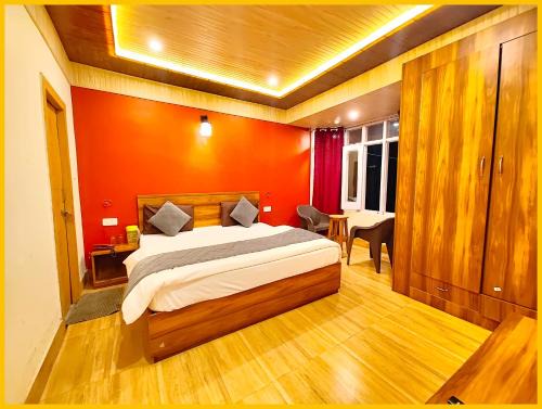 Near Lake View Hotel G-P Stay - Free Wifi - Prime Location & Luxury Room - Excellent Customer Service Awarded
